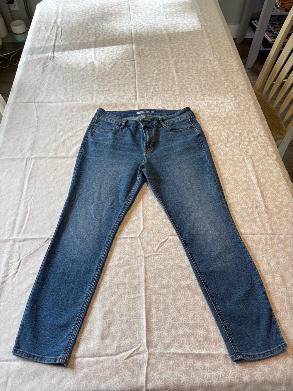 Old Navy Skinny Jeans in Medium Blue Wash